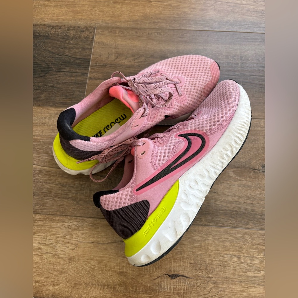 Like new Nike renew run tennis shoes
